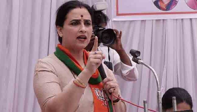 ठाण्यात वाघीण मैदानात! चित्रा वाघ ॲक्शन मोडवर; वाघ यांच्या एन्ट्रीने अनेकांची धाकधूक वाढली!