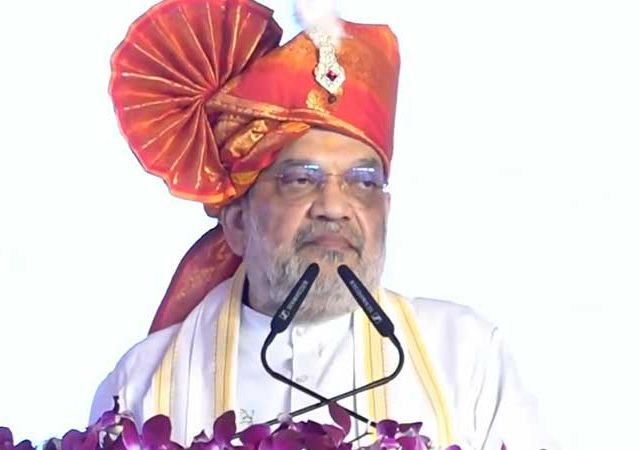 अमित शाहांचा अहिल्यानगर दौरा, रात्री बंद दाराआड मुख्यमंत्री आणि दोन्ही उपमुख्यमंत्र्यांशी चर्चा
