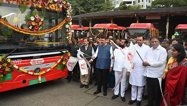 बेस्टच्या १५७ नव्या वातानुकूलित बसगाड्यांचे लोकार्पण