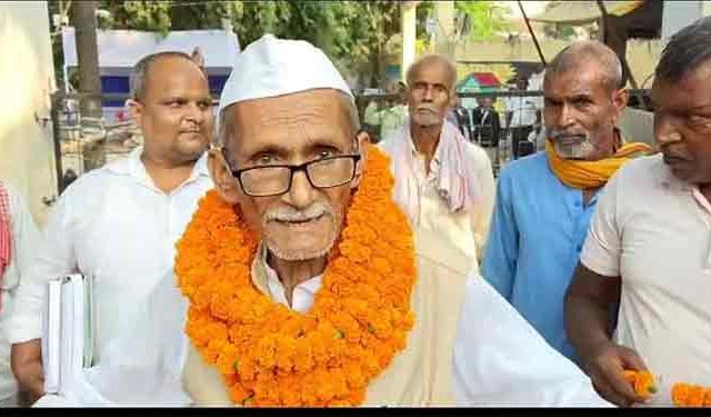 बिहारमधून निवडणूक लढवणार ७२ वर्षांचे आजोबा