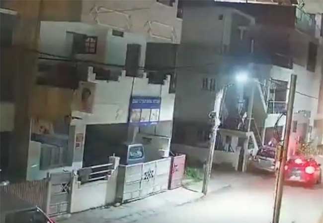 बंगळुरूतील धक्कादायक घटना, जोडप्याने भरधाव वेगाने पाठलाग केला आणि…