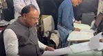 नागपूरच्या दुय्यम निबंधक कार्यालयावर महसूल मंत्र्यांची धाड: लाचखोरी उघड, रोकड जप्त