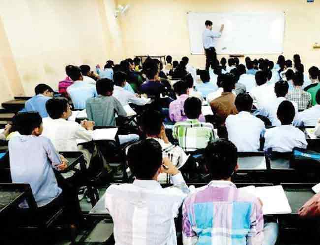 मुंबईतील खासगी कोचिंग क्लासना लावणार चाप! तपासणीसाठी समिती गठित