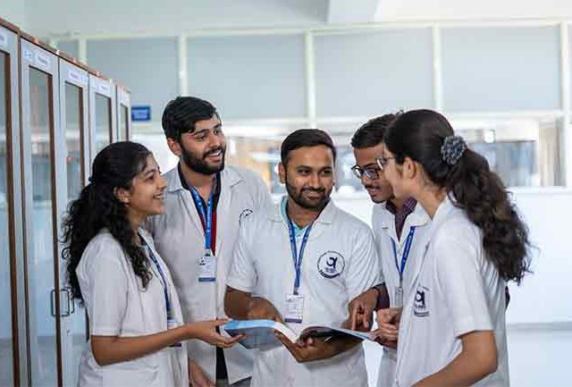 'आयुष'च्या ४२८५ रिक्त जागा, होमिओपथी, आयुर्वेद, युनानी अभ्यासक्रमांचे प्रवेश