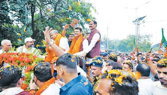 बिहारमध्ये पंतप्रधान मोदी  आणि नितीश कुमारांचीच जादू !