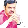 विदर्भातील नक्षलवादावर मुख्यमंत्र्यांचा लगाम