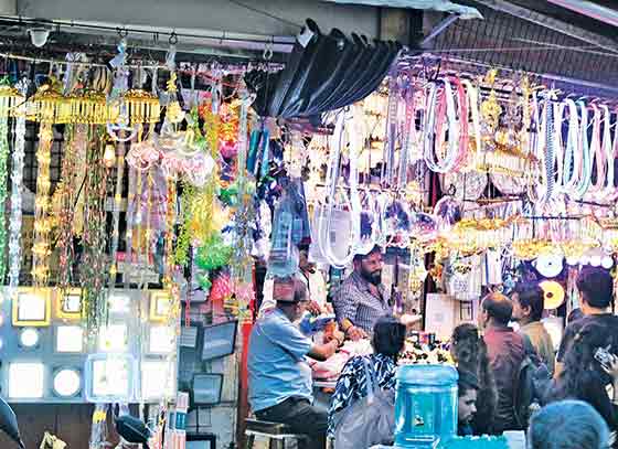 वेध लागता दिवाळीचे…