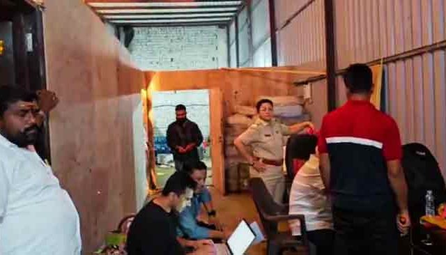 मुंबईजवळ ड्रग्सचा कारखाना उद्ध्वस्त, १४ कोटींची ड्रग्स जप्त