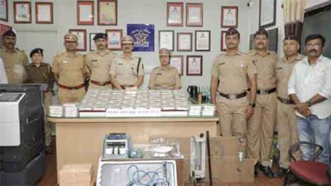 Fake Currency: अरे बापरे! पोलिसानेच काढला होता बनावट नोटांचा कारखाना; असा केला पर्दाफाश!