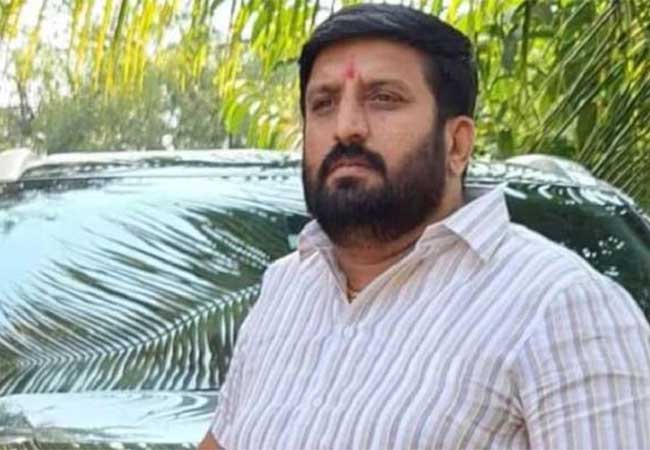 गुंड निलेश घायवळच्या घरावर धाड, पोलिसांच्या हाती लागलं घबाड