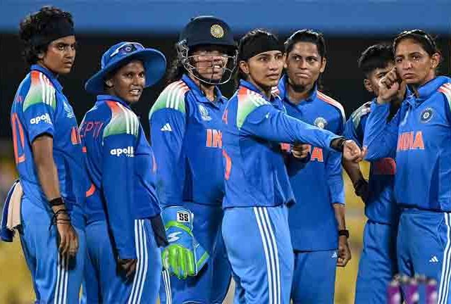 Team India : वर्ल्डकपमधील सलग दोन पराभवानंतर भारतीय संघाला मोठा दणका