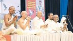 कबुतरांसाठी जैन मुनींची राजकारणात उडी