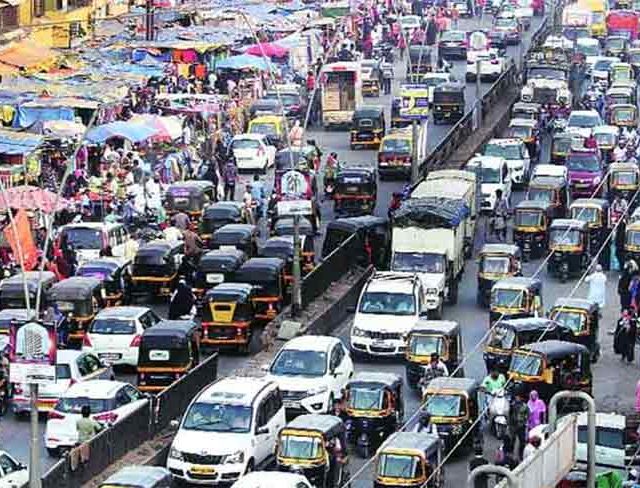 कल्याण-शिळ महामार्गावरील वाहतूक कोंडी सोडवण्याची मागणी
