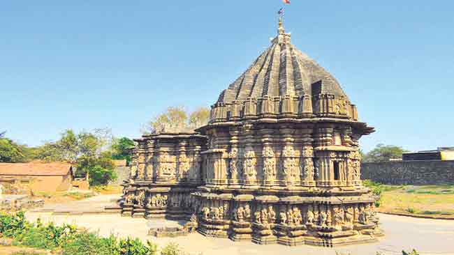 स्वर्ग मंडप असलेले शिल्पकाव्य कोपेश्वर मंदिर