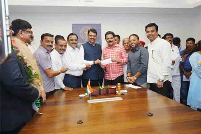 लालबागचा राजा मंडळाकडून मराठवाड्यातील पूरग्रस्त शेतकऱ्यांना ५० लाखांची मदत