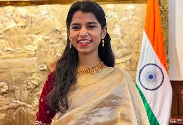 इन्स्टा स्टार मैथिली ठाकूर भाजपच्या तिकिटावर निवडणूक लढवणार ?