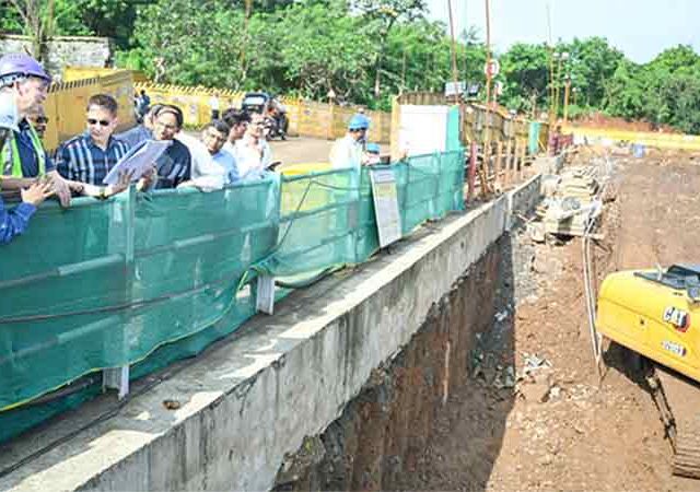 महापालिका आयुक्तांनी घेतला मुंबईतील दोन प्रमुख रस्ते प्रकल्प कामांचा आढावा, दिले असे निर्देश