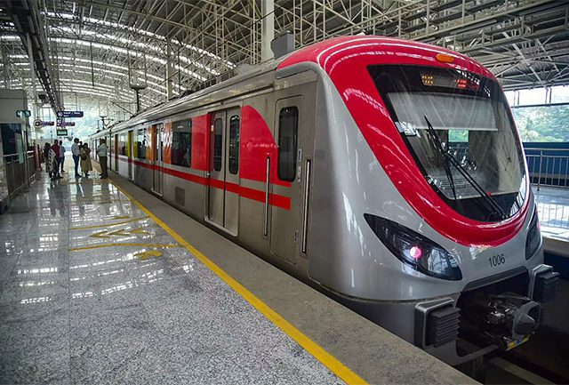 मेट्रो १ ताब्यात घेण्याच्या एमएमआरडीएच्या हालचाली