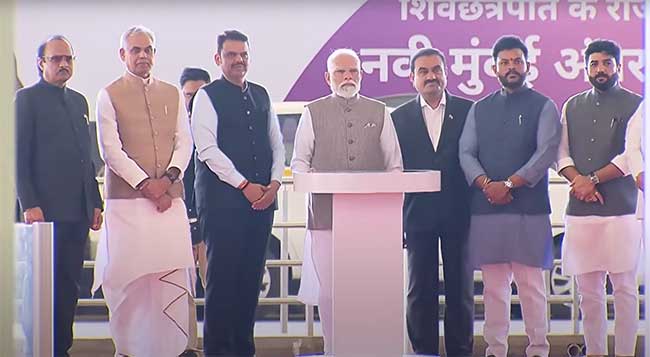 मोदींच्या हस्ते नवी मुंबई आंतरराष्ट्रीय विमानतळाचे उद्घाटन