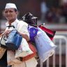 मुंबईतील डबेवाले सोमवारपासून सुट्टीवर