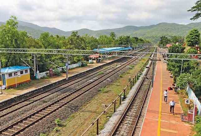 कोकण रेल्वेचे फलाट अन् अपघातांची घंटा