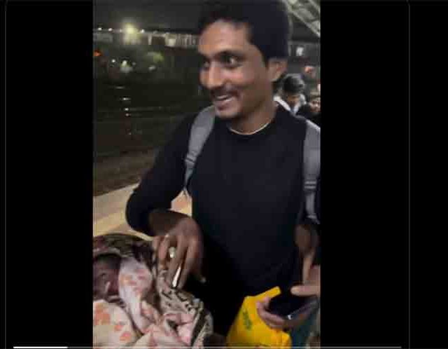 मुंबईच्या रेल्वे प्लॅटफॉर्मवर माणुसकीचं दर्शन! प्रसूती वेदनांनी व्याकूळ महिलेला एका तरुणाने दिला मदतीचा हात