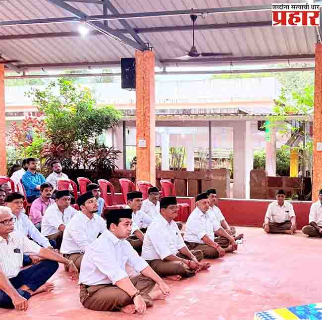 संघाच्या शिस्तबद्ध संचलनात मंत्री नितेश राणे सहभागी; स्वयंसेवकांसोबत साजरा केला विजयादशमी उत्सव