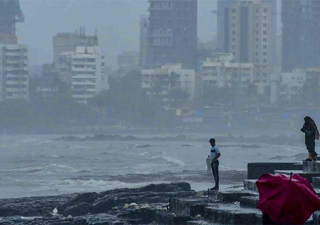‘शक्ती’ चक्रीवादळाचा धोका वाढला; मच्छीमारांना समुद्रात न जाण्याच्या सूचना