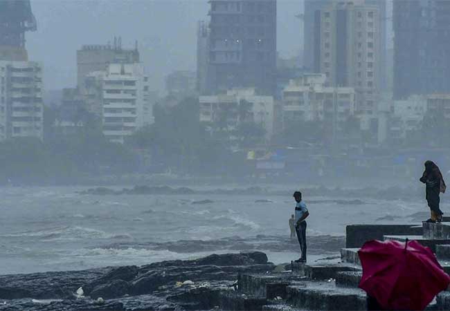 ‘शक्ती’ चक्रीवादळाचा धोका वाढला; मच्छीमारांना समुद्रात न जाण्याच्या सूचना