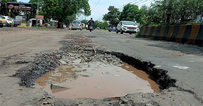 शहरातील रस्त्यांवरील खड्ड्यांसाठी ६८ कोटींचा खर्च