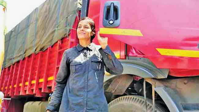 भारताची पहिली महिला ट्रकचालक : योगिता रघुवंशी