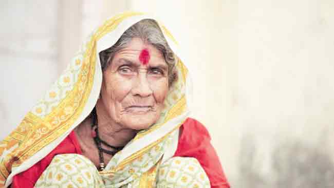 ‘वृद्ध अन् एकटी’ च्या समस्या आणि उपाययोजना