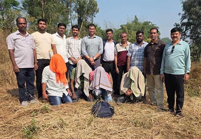 कांदिवलीच्या चारकोप परिसरात बांधकाम व्यावसायिकावर गोळीबार, चौघांना अटक