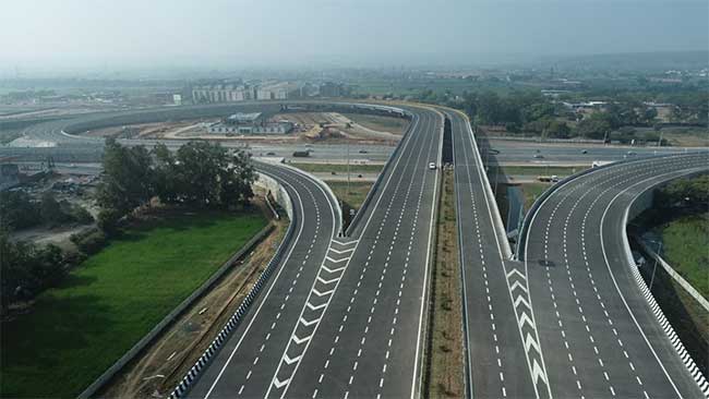 एक्सप्रेस वे मुळे दिल्ली ते मुंबई प्रवास फक्त १२ तासांत होणार