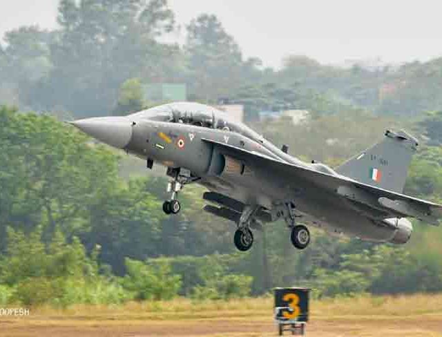 Hindustan Aeronautics Limited Q2FY26 Results: हिंदुस्तान एरोनॉटिक्सचा आर्थिक तिमाही निकाल जाहीर कंपनीच्या ऑपरेशनल कामगिरीत जबरदस्त वाढ निव्वळ नफ्यात १०% वाढ