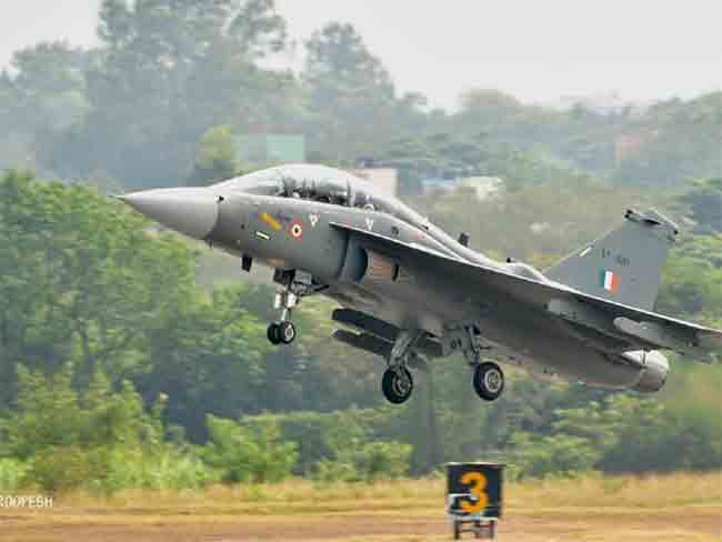 Hindustan Aeronautics Limited Q2FY26 Results: हिंदुस्तान एरोनॉटिक्सचा आर्थिक तिमाही निकाल जाहीर कंपनीच्या ऑपरेशनल कामगिरीत जबरदस्त वाढ निव्वळ नफ्यात १०% वाढ