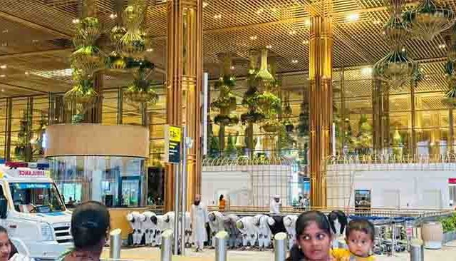 पुण्यापाठोपाठ हाय-प्रोफाइल 'नमाज'वादाने बंगळुरु विमानतळ हादरले! भाजपचा काँग्रेसवर 'सुरक्षे'वरून हल्लाबोल!