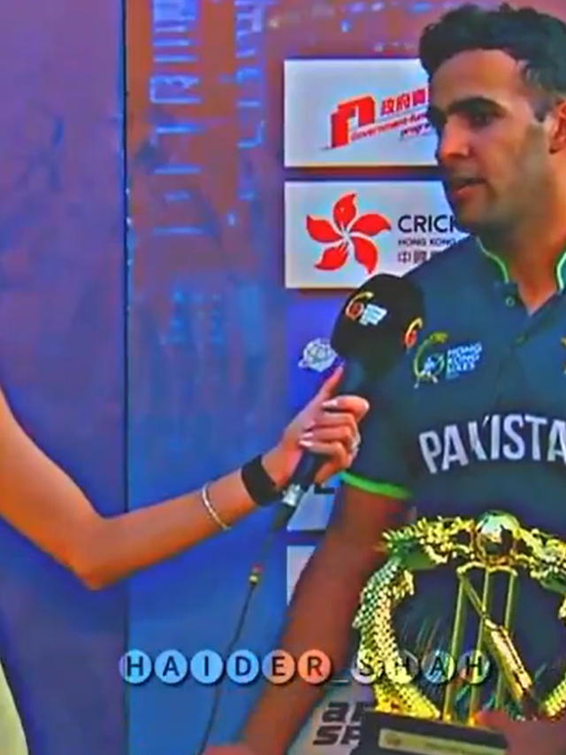 पाकिस्तानच्या खेळाडूंनी मारले इंग्रजीचे षटकार