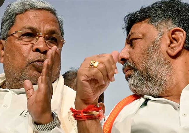 कर्नाटकमध्ये मुख्यमंत्रि‍पदासाठी संघर्ष, सिद्धरामय्या आणि डी. के. शिवकुमार यांच्यातील संघर्ष मठांपर्यंत पोहोचला