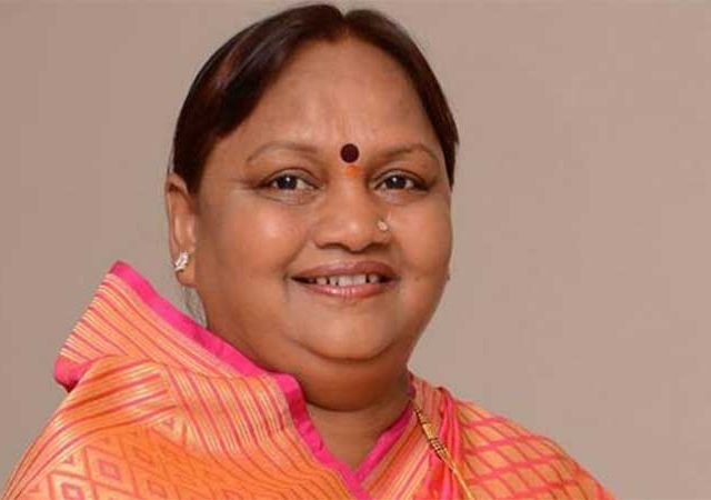 इगतपुरीच्या माजी आमदार निर्मला गावित अपघातात गंभीर जखमी