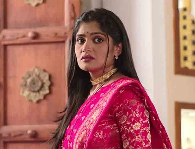 ‘लक्ष्मीच्या पावलांनी’ मालिकेत मोठा ट्विस्ट; अभिनेत्री इशा केसकरने मालिका सोडण्याचा केला खुलासा