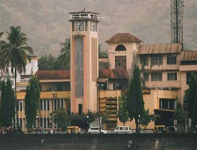 कुठे काका विरुद्ध पुतण्या, तर कुठे दादा, भावजयी रणांगणात