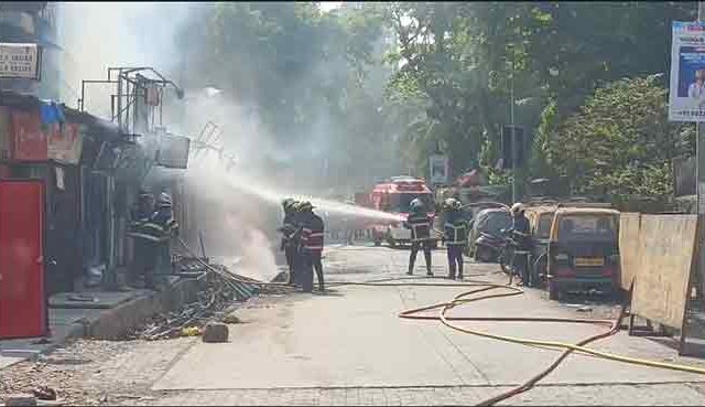 मुंबईतील कुर्ला परिसरात गॅस पाइपलाइन गळतीमुळे लागली आग