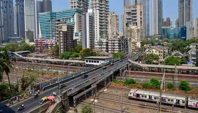 एल्फिन्स्टन पूल पाडकामाला वेग; मध्य रेल्वेवर १८ तासांचा ब्लॉक, लोकलसह एक्स्प्रेस गाड्यांवरही परिणाम