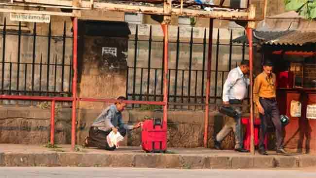 CSMT परिसरात सापडलेल्या त्या बॅगेत नेमकं काय सापडलं ?