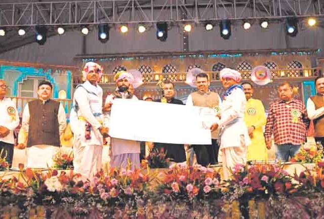 आदिवासींच्या जल, जंगल, जमीन आणि संस्कृतीचे रक्षण करू