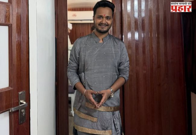 आजीच्या साडीतून बनवलेला कॉश्च्यूम घालून रोहित राऊतने गायले ‘रोअर ऑफ सह्याद्री’