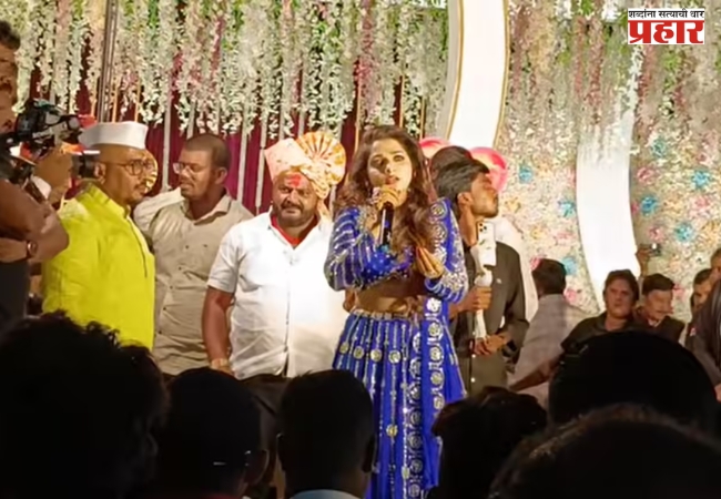सुरज चव्हाणच्या लग्नात गोंधळ, “सगळ्यांची डोकी फिरली आहेत” म्हणत जान्हवी किल्लेकरने घेतली माईकची जबाबदारी