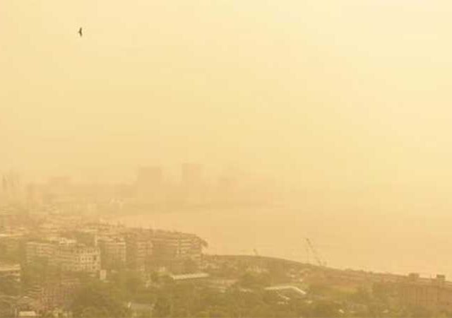 धुळ प्रदुषण वाढले, मुंबईतील ५३ बांधकामांना काम थांबवा नोटीस