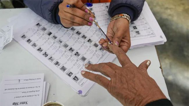 नगर परिषद, नगरपंचायतीच्या मतदानासाठी निवडणूक आयोग सज्ज